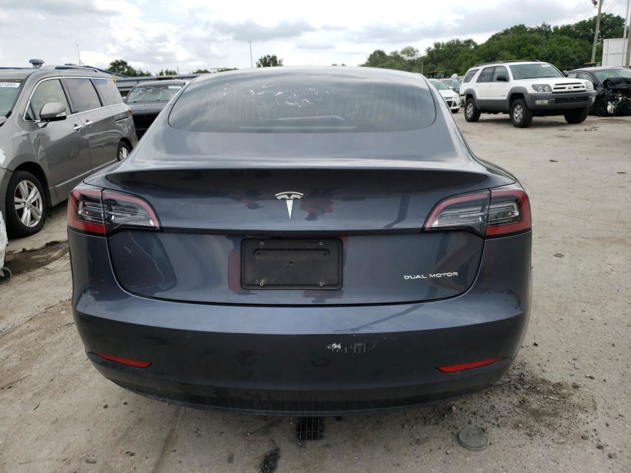 2020 Tesla Model 3  Серый vin: 5YJ3E1EB2LF663588
