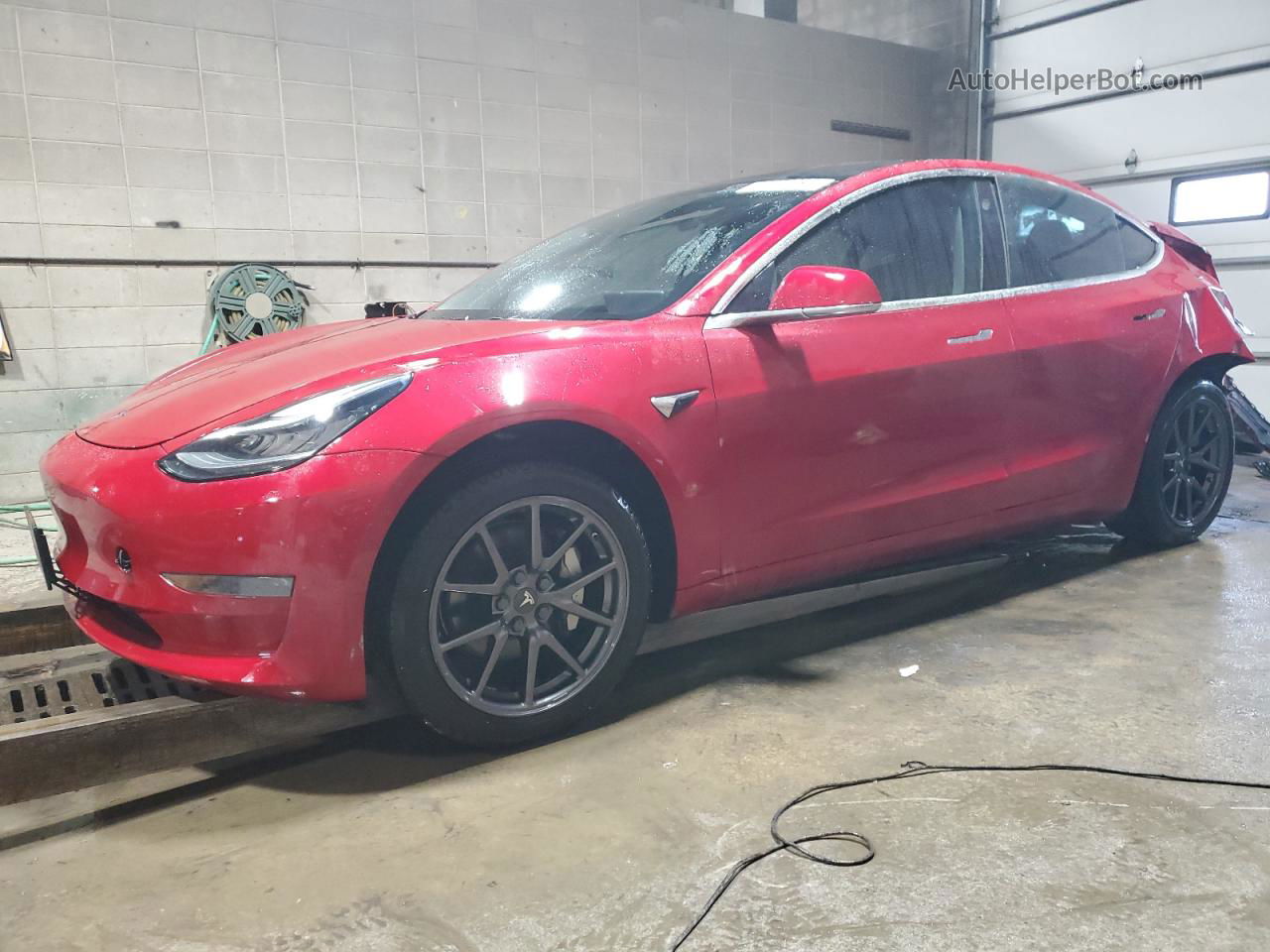 2018 Tesla Model 3  Red vin: 5YJ3E1EB3JF069542