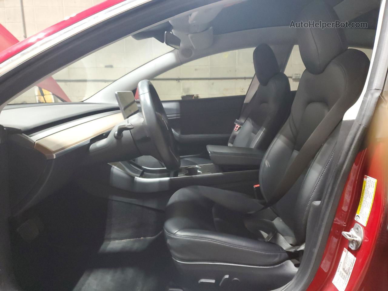 2018 Tesla Model 3  Красный vin: 5YJ3E1EB3JF069542