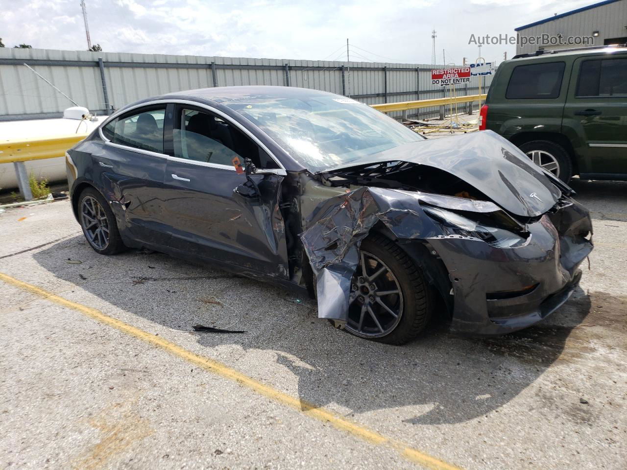 2018 Tesla Model 3  Gray vin: 5YJ3E1EB3JF091055