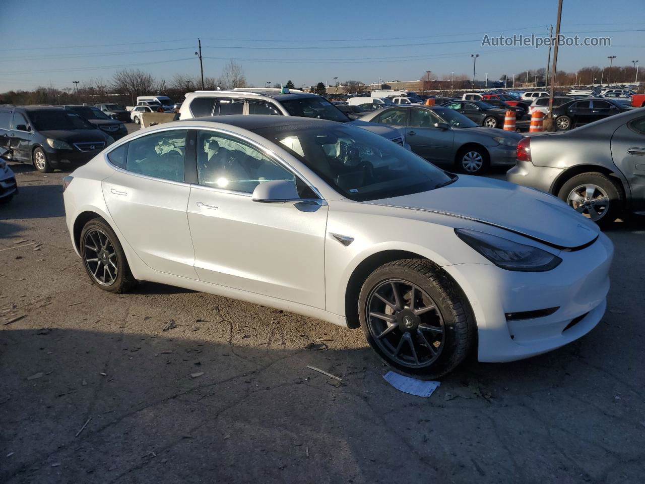 2020 Tesla Model 3  Белый vin: 5YJ3E1EB3LF622046