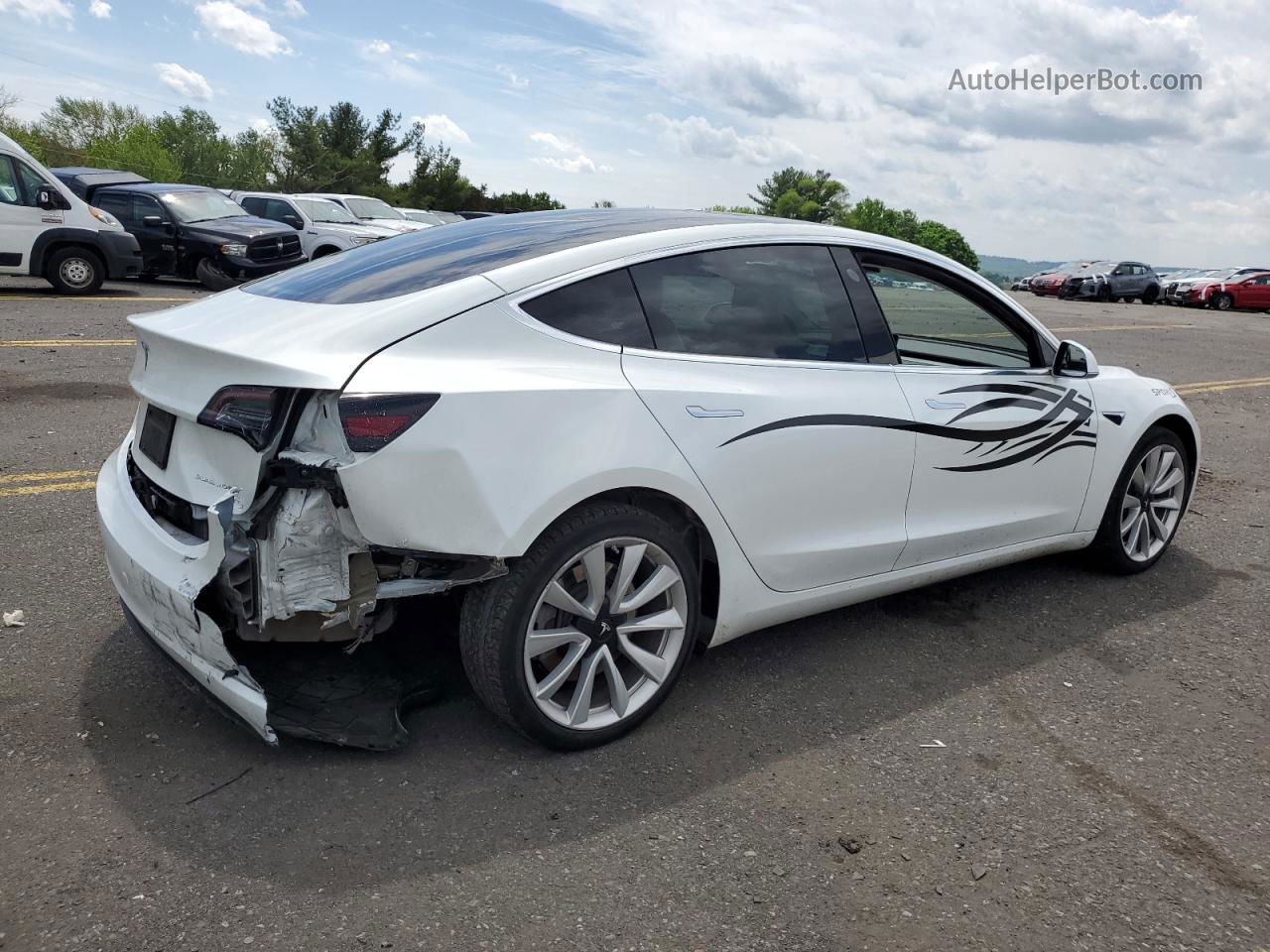 2019 Tesla Model 3  White vin: 5YJ3E1EB4KF392435