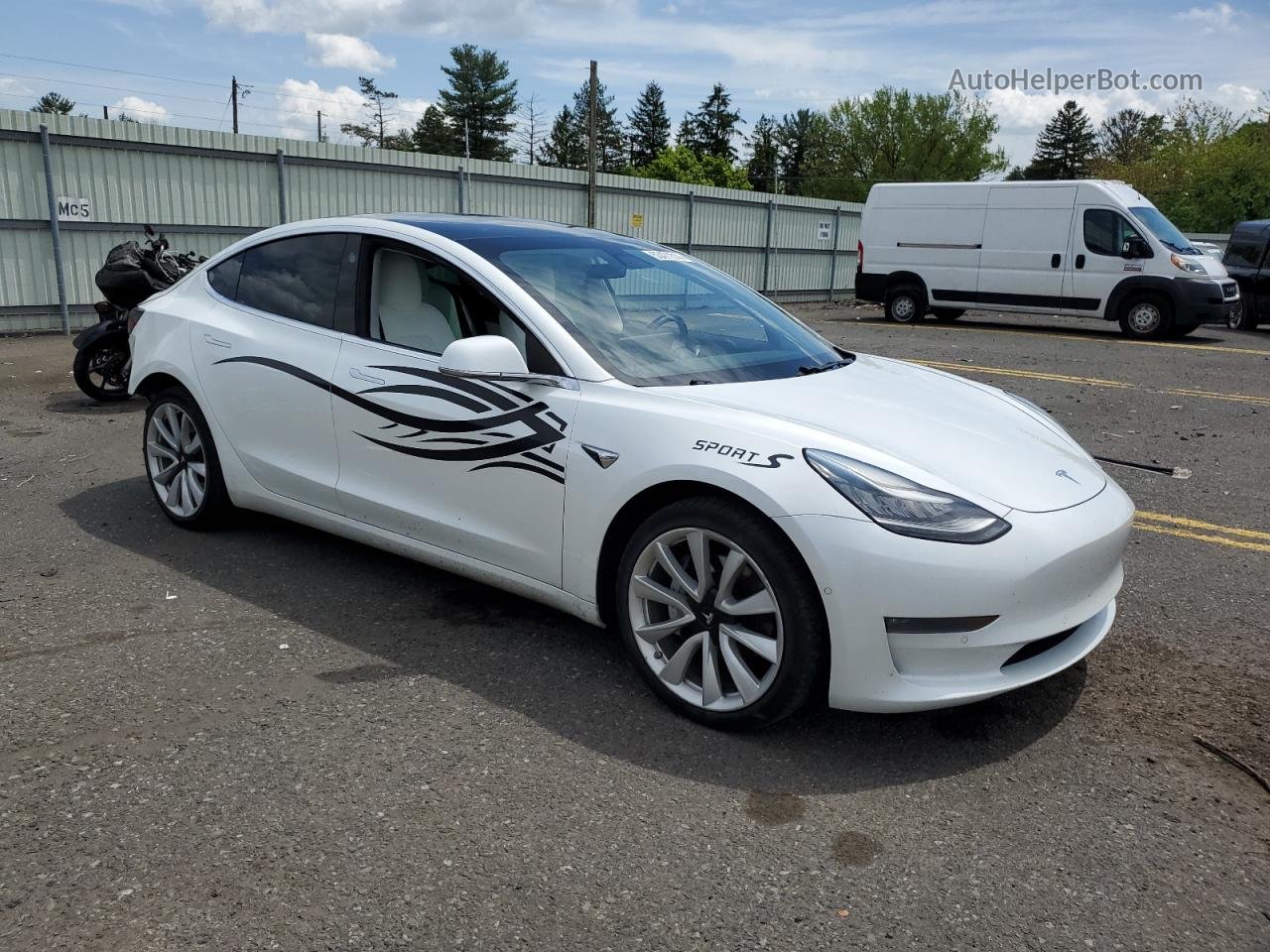 2019 Tesla Model 3  Белый vin: 5YJ3E1EB4KF392435