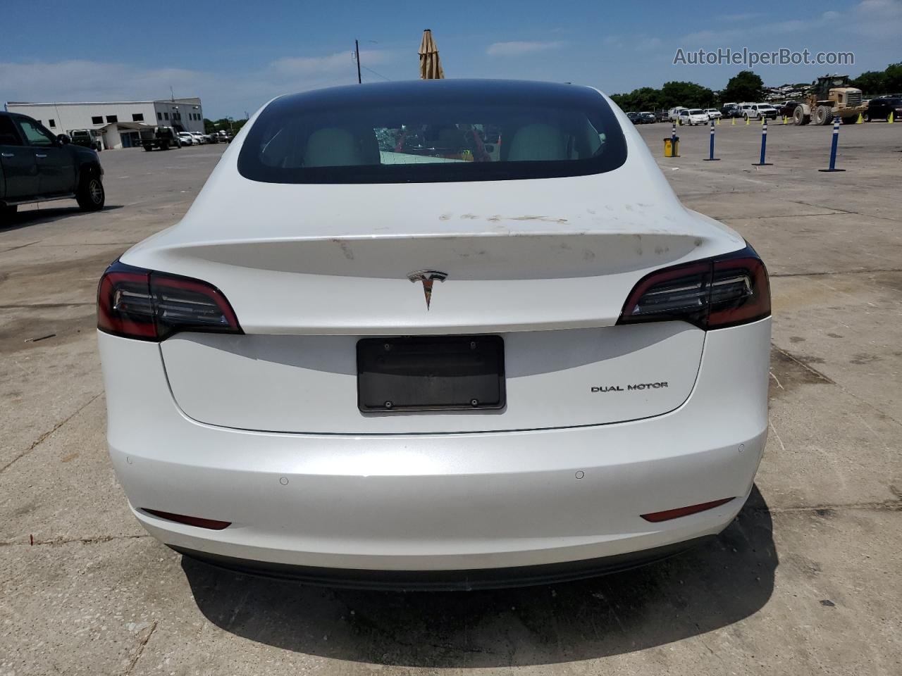 2019 Tesla Model 3  White vin: 5YJ3E1EB4KF450463