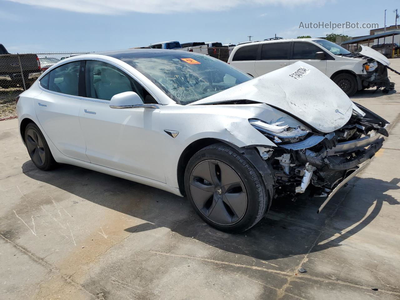 2019 Tesla Model 3  White vin: 5YJ3E1EB4KF450463