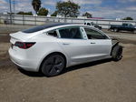 2019 Tesla Model 3  White vin: 5YJ3E1EB4KF451841