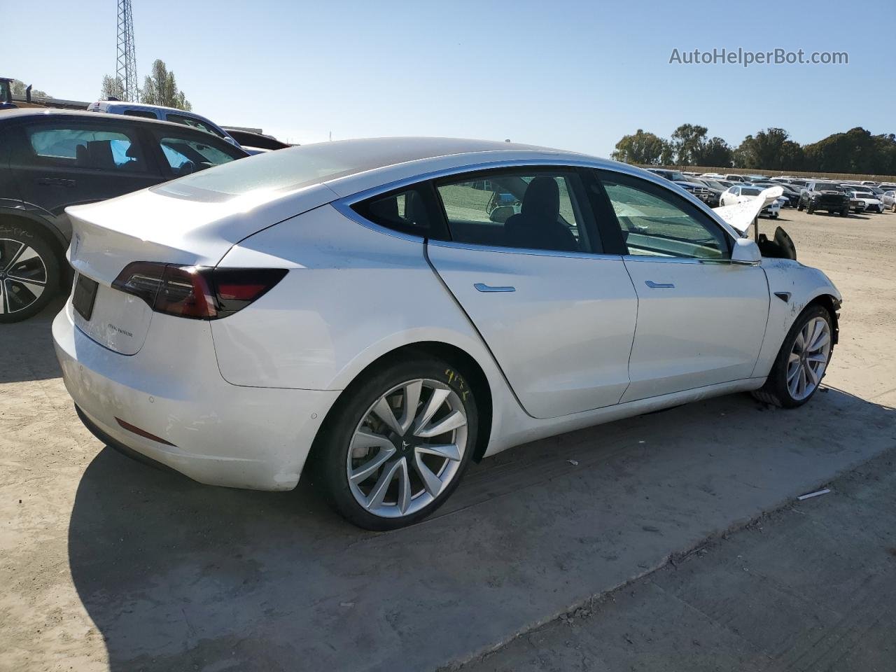 2019 Tesla Model 3  White vin: 5YJ3E1EB4KF512816
