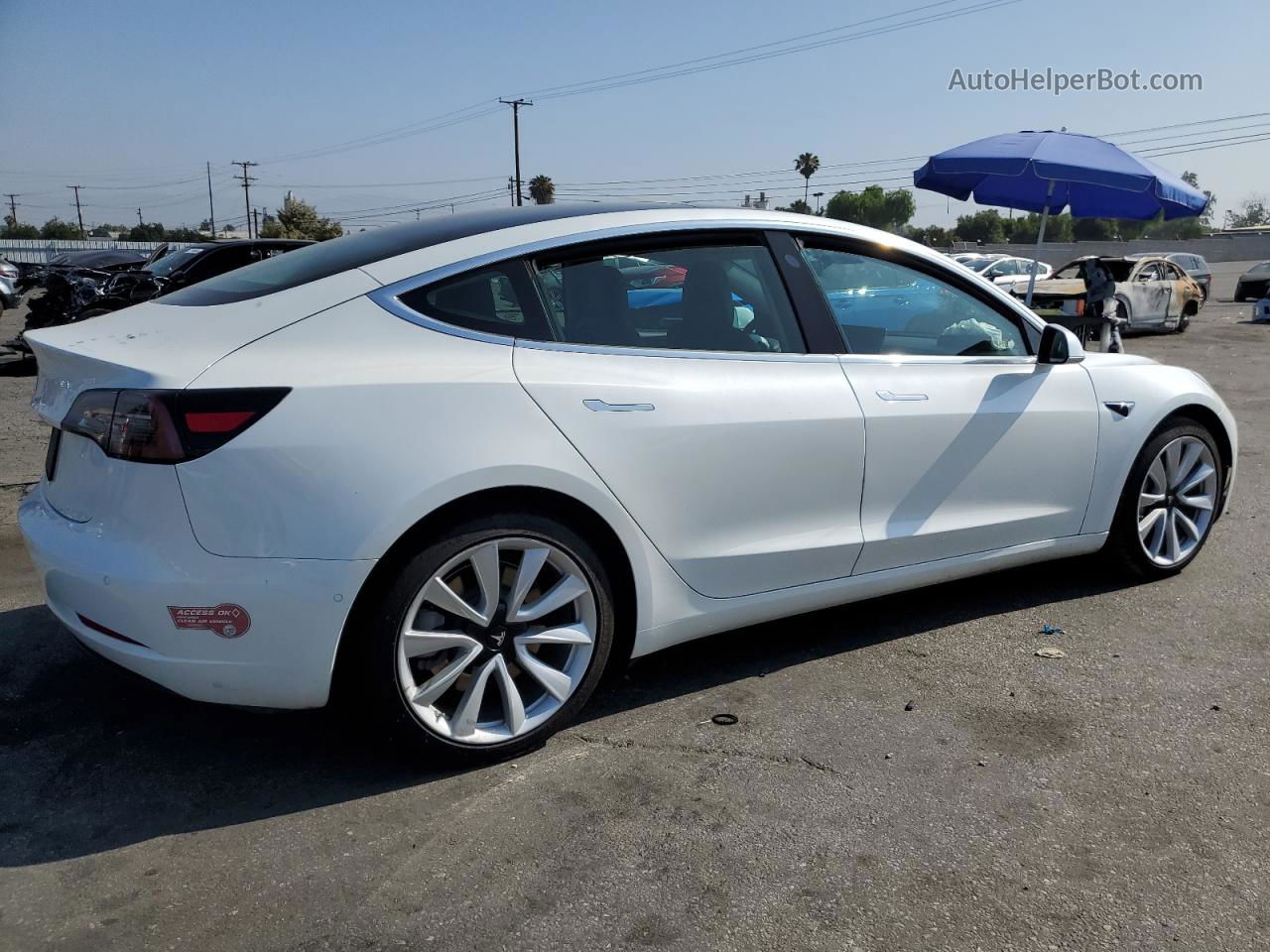 2020 Tesla Model 3  Белый vin: 5YJ3E1EB4LF628549