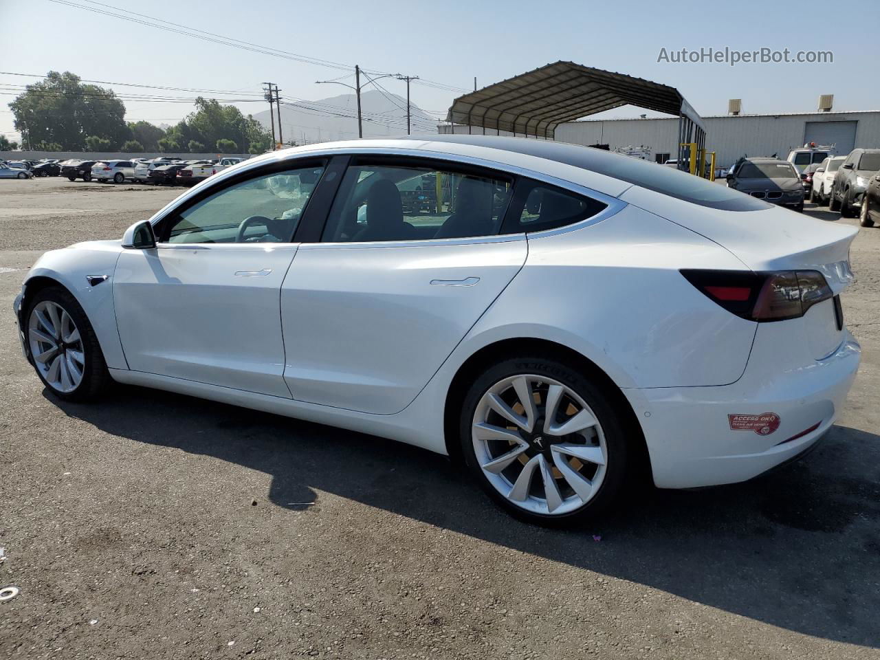 2020 Tesla Model 3  White vin: 5YJ3E1EB4LF628549