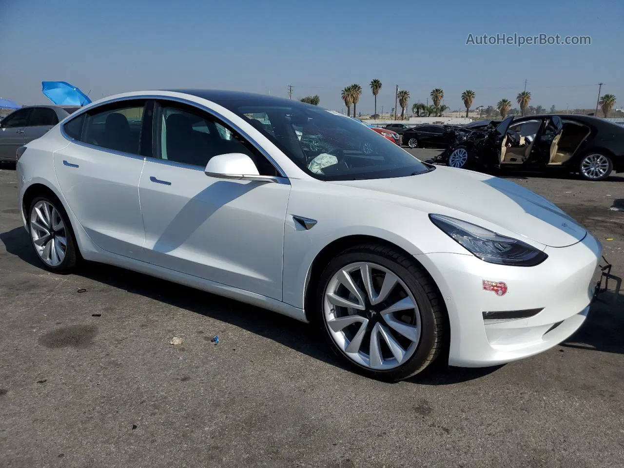 2020 Tesla Model 3  Белый vin: 5YJ3E1EB4LF628549