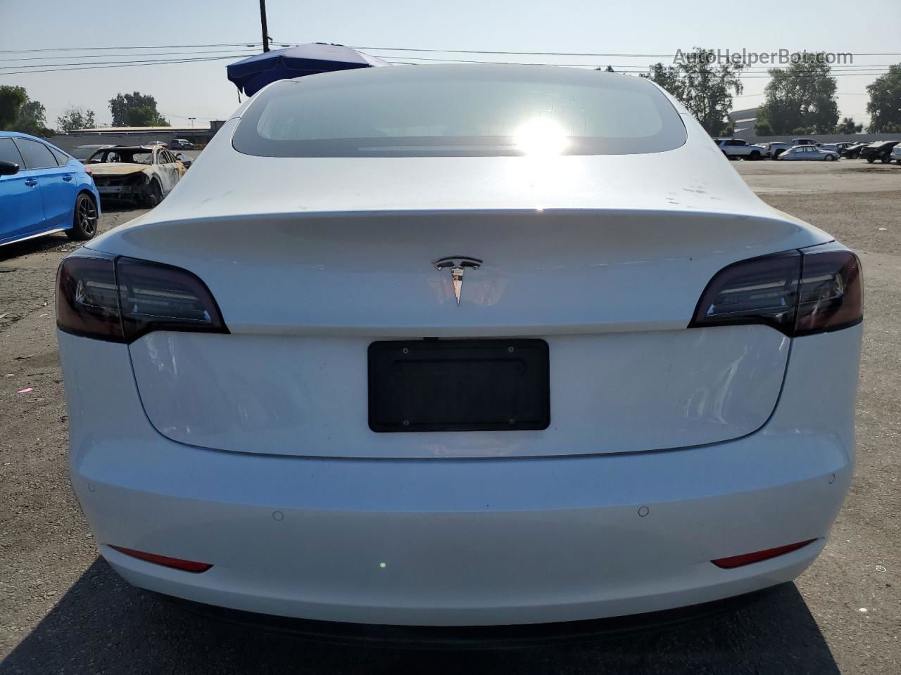 2020 Tesla Model 3  Белый vin: 5YJ3E1EB4LF628549