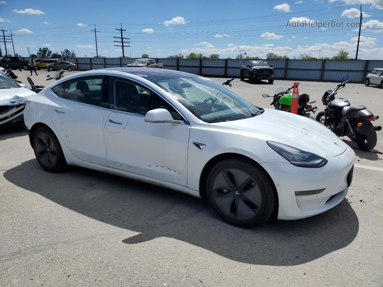 2018 Tesla Model 3  White vin: 5YJ3E1EB5JF066755