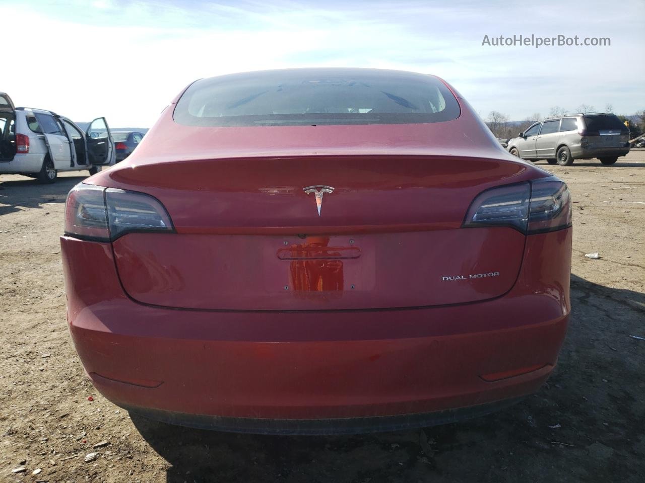 2018 Tesla Model 3  Red vin: 5YJ3E1EB5JF117364