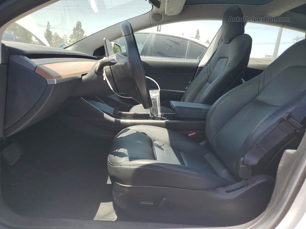 2019 Tesla Model 3  White vin: 5YJ3E1EB5KF191479