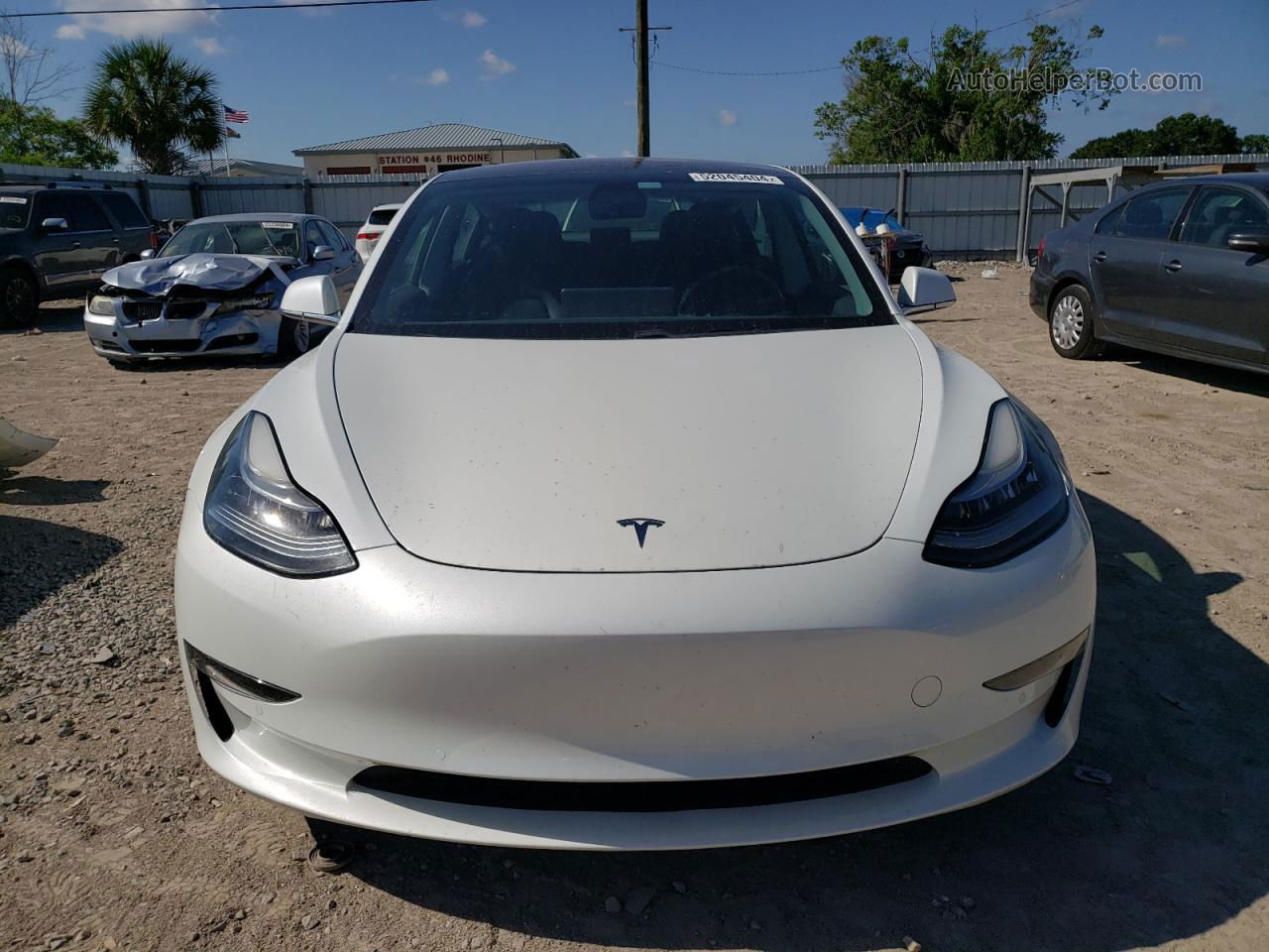 2019 Tesla Model 3  White vin: 5YJ3E1EB5KF192034