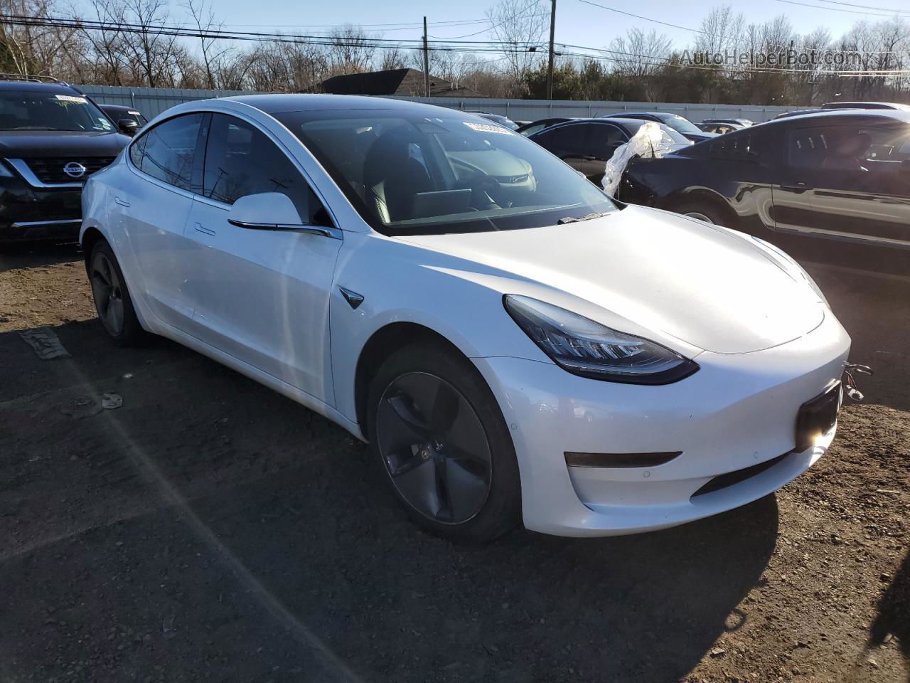 2019 Tesla Model 3  Белый vin: 5YJ3E1EB5KF365700