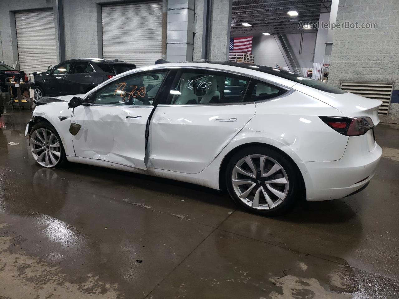 2019 Tesla Model 3  Белый vin: 5YJ3E1EB5KF454540