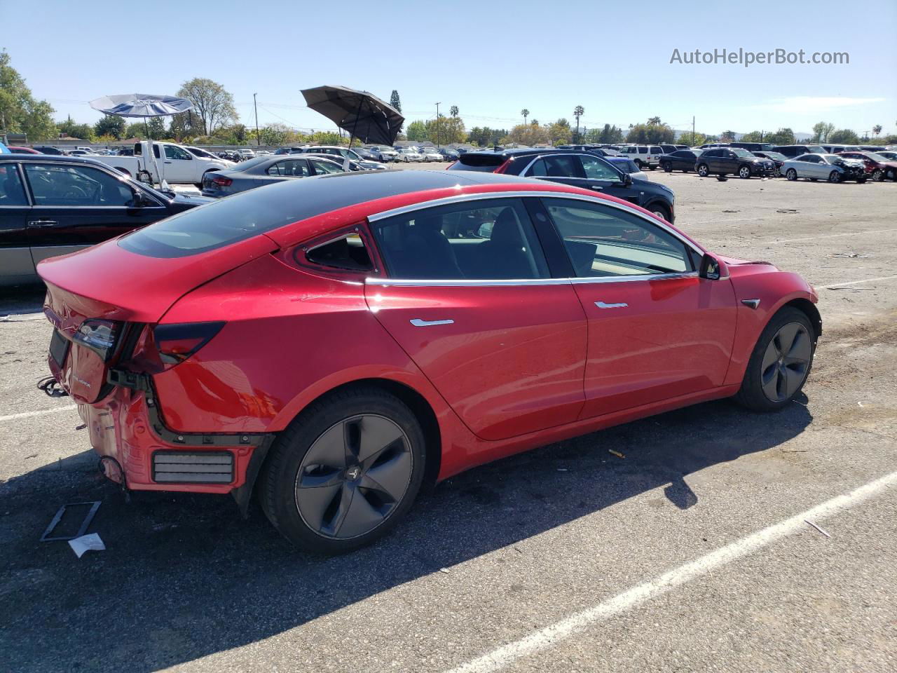 2020 Tesla Model 3  Red vin: 5YJ3E1EB5LF635848