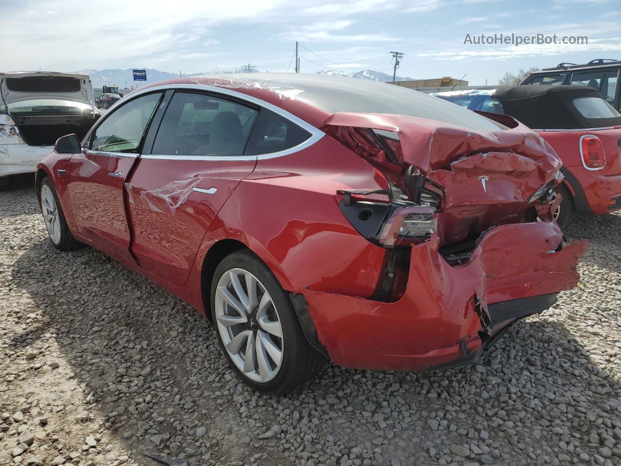 2020 Tesla Model 3  Red vin: 5YJ3E1EB5LF669014