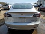 2018 Tesla Model 3  Серебряный vin: 5YJ3E1EB6JF097285