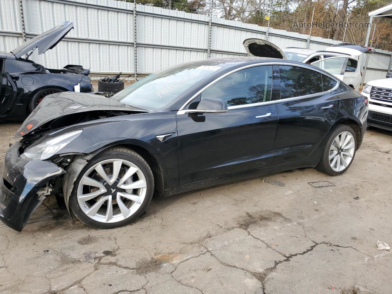 2018 Tesla Model 3  Черный vin: 5YJ3E1EB6JF184653