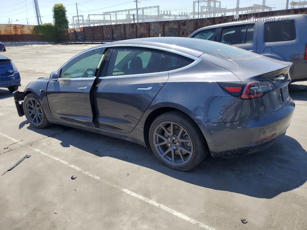 2018 Tesla Model 3  Серый vin: 5YJ3E1EB6JF185608