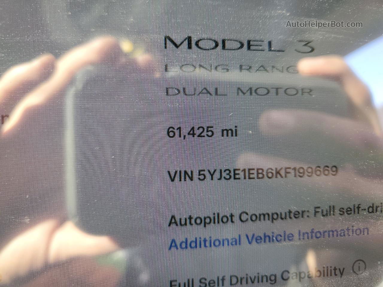 2019 Tesla Model 3  Белый vin: 5YJ3E1EB6KF199669