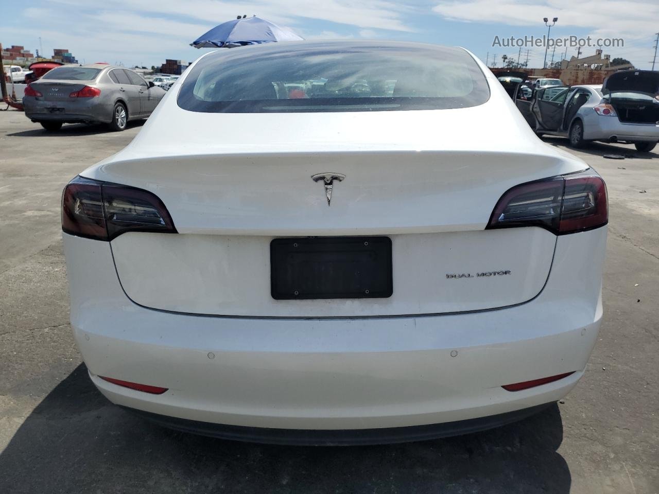 2019 Tesla Model 3  Белый vin: 5YJ3E1EB6KF388242