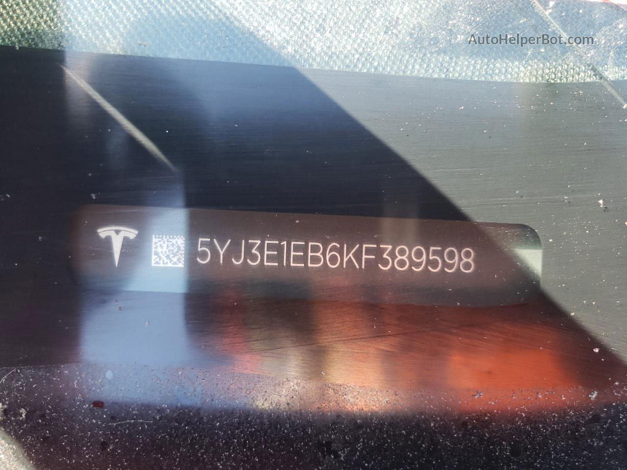 2019 Tesla Model 3  Красный vin: 5YJ3E1EB6KF389598