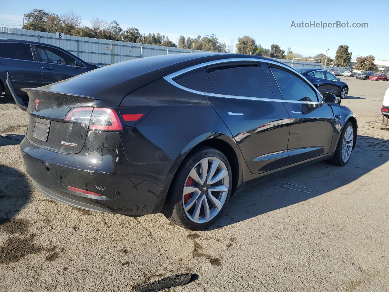 2019 Tesla Model 3  Черный vin: 5YJ3E1EB6KF441599