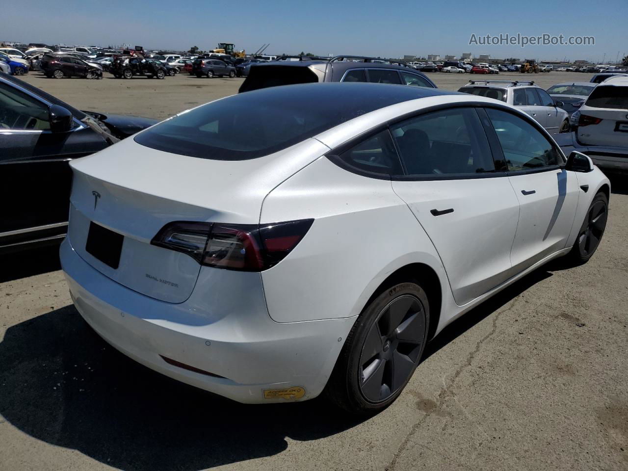 2022 Tesla Model 3  Белый vin: 5YJ3E1EB6NF107142