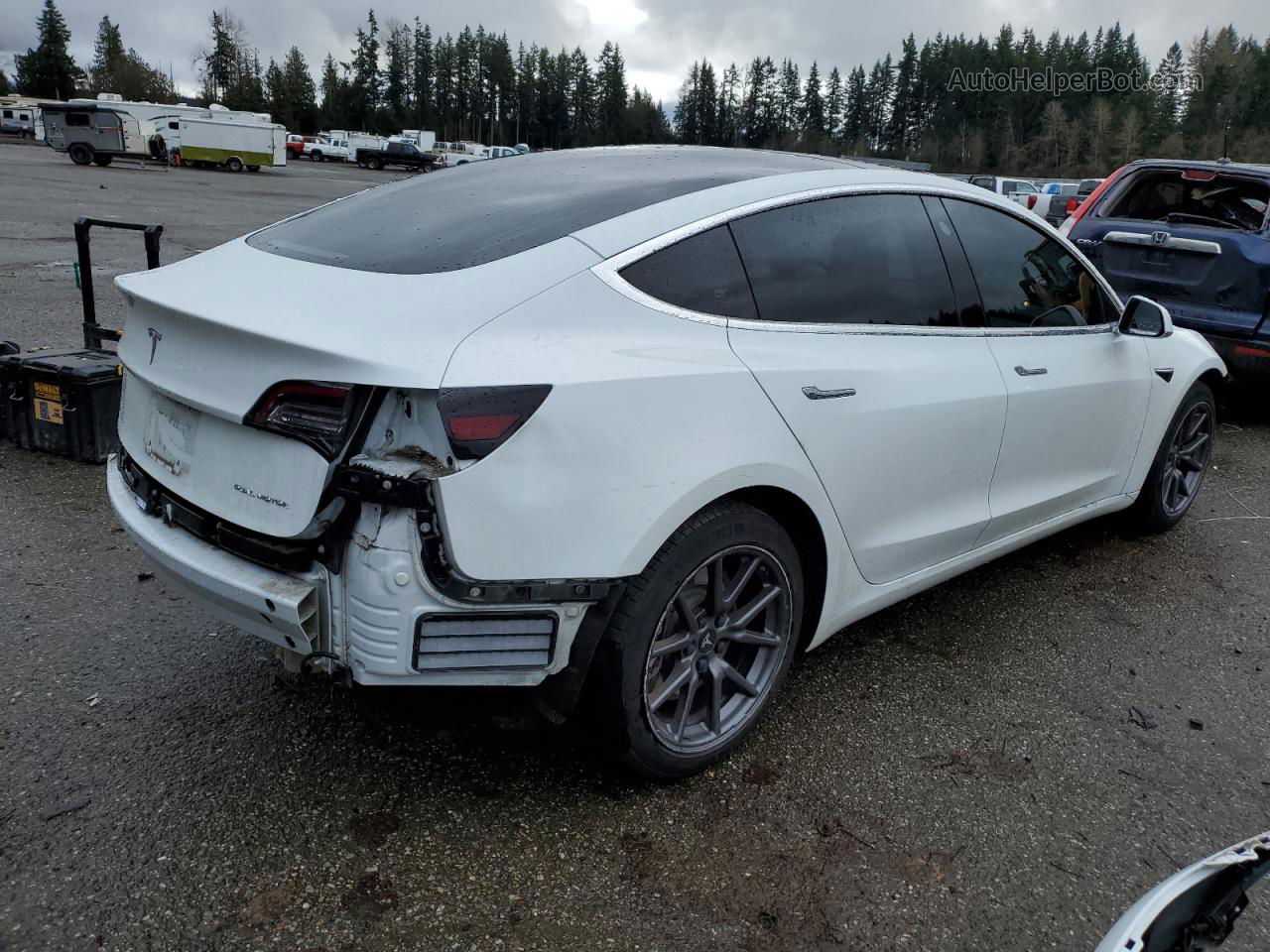 2018 Tesla Model 3  White vin: 5YJ3E1EB7JF085260