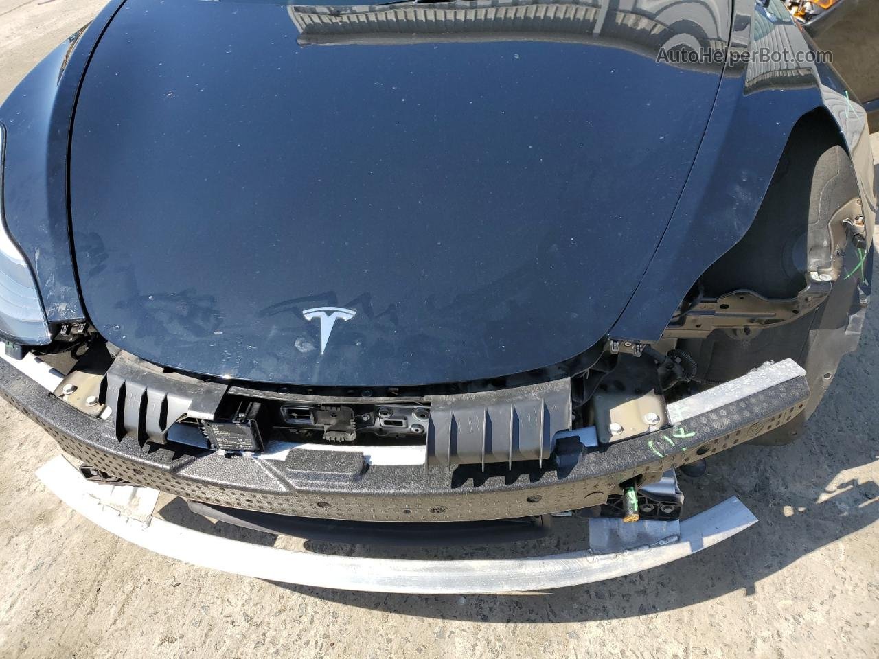 2019 Tesla Model 3  Черный vin: 5YJ3E1EB7KF384927