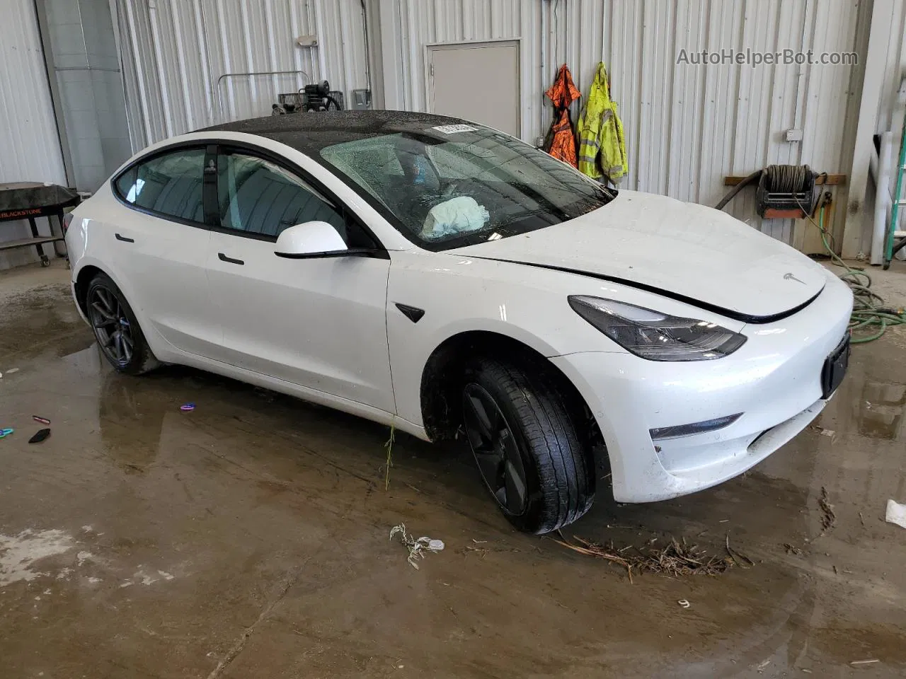 2022 Tesla Model 3  White vin: 5YJ3E1EB7NF156463