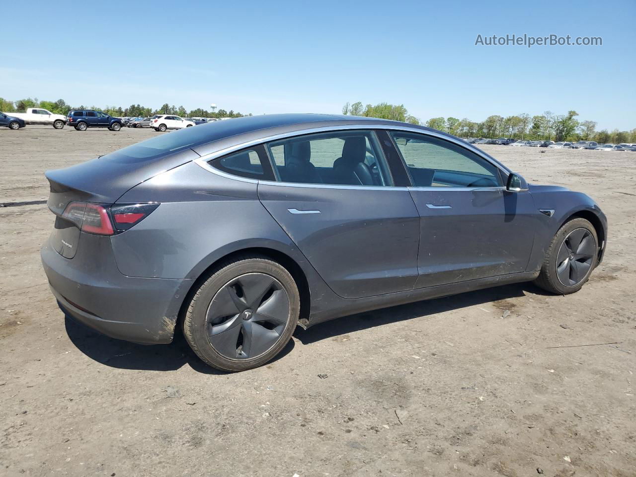 2018 Tesla Model 3  Угольный vin: 5YJ3E1EB8JF119495