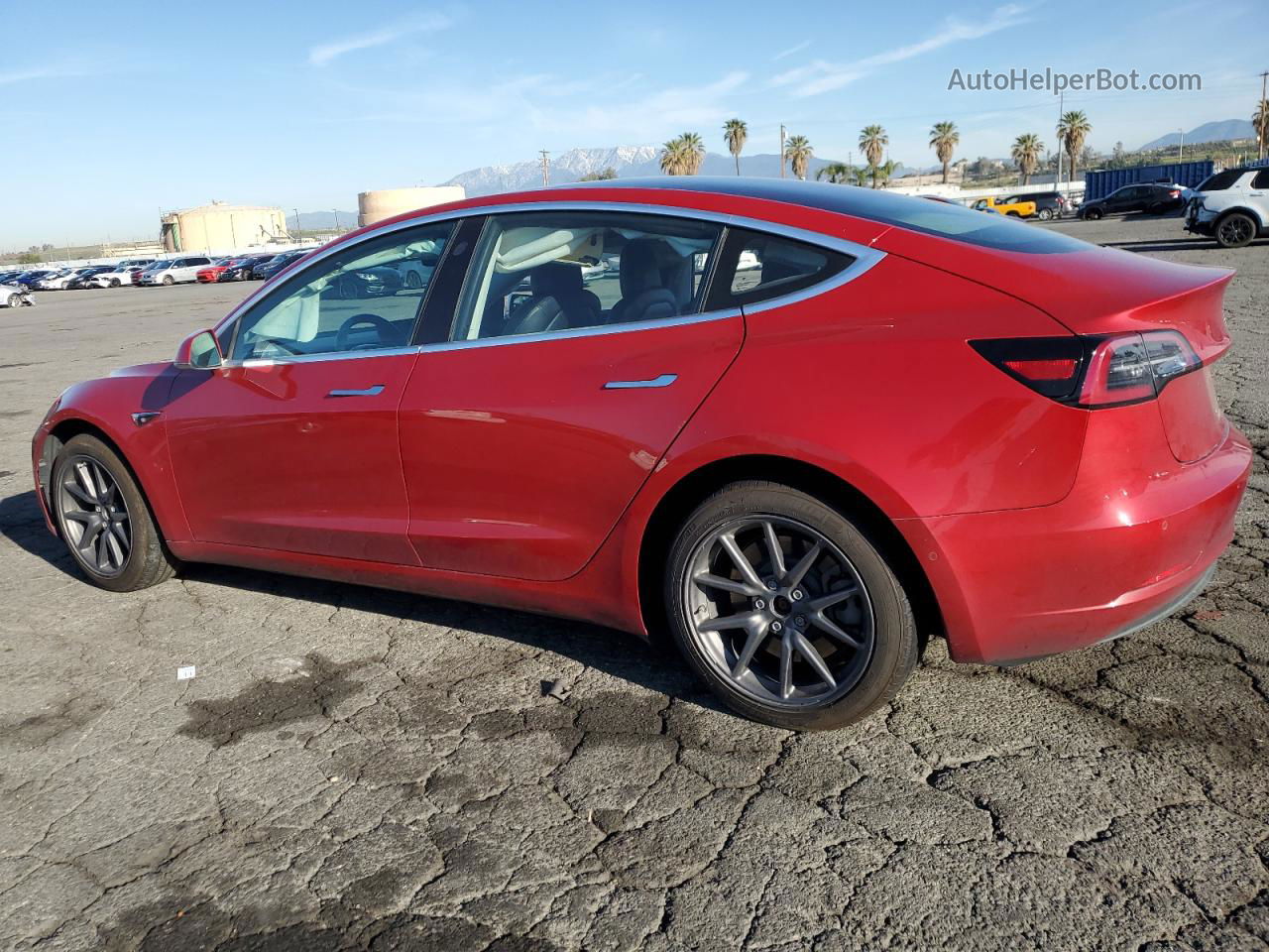 2018 Tesla Model 3  Red vin: 5YJ3E1EB8JF130187