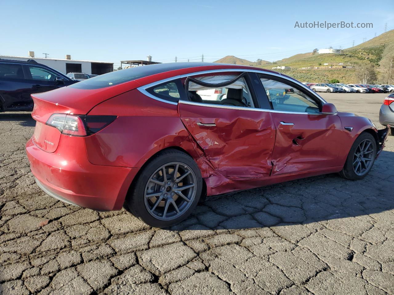 2018 Tesla Model 3  Red vin: 5YJ3E1EB8JF130187