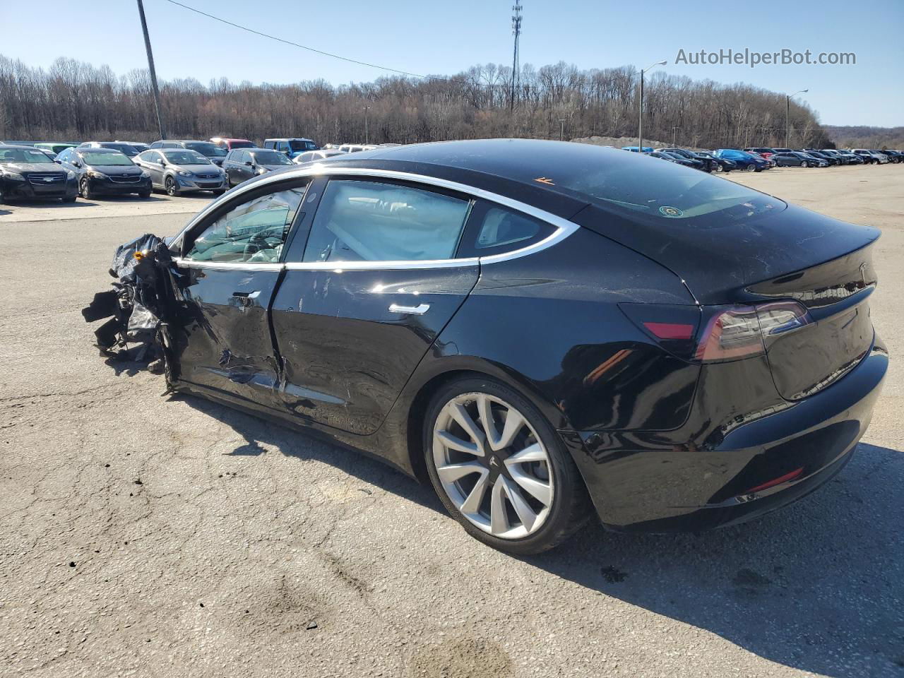 2018 Tesla Model 3  Черный vin: 5YJ3E1EB8JF184637