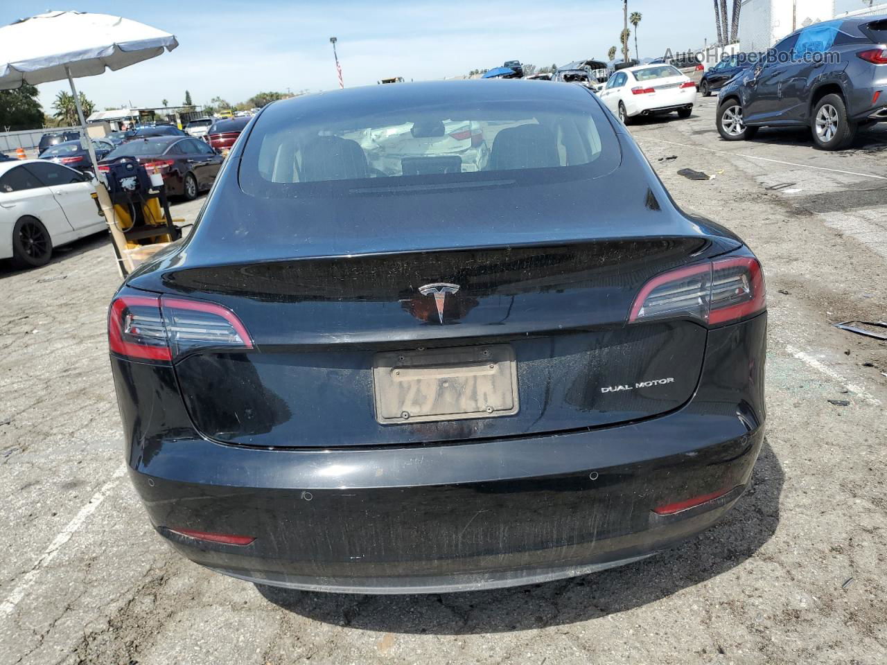 2018 Tesla Model 3  Черный vin: 5YJ3E1EB8JF186680