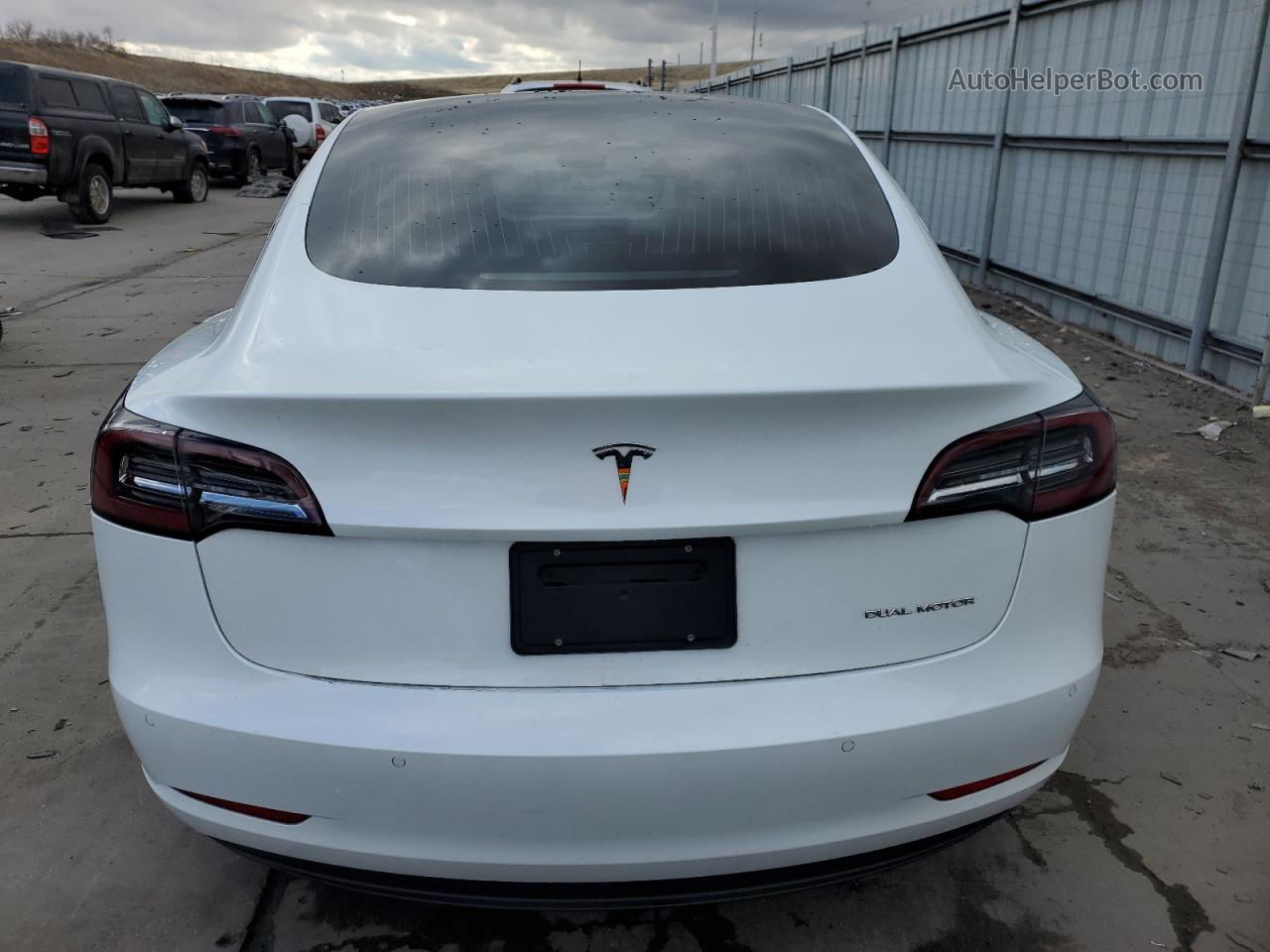 2019 Tesla Model 3  White vin: 5YJ3E1EB8KF512396