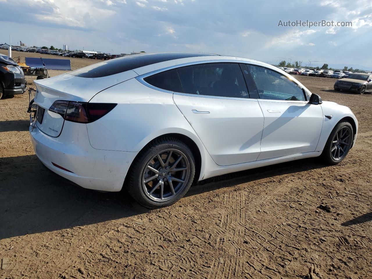 2020 Tesla Model 3  White vin: 5YJ3E1EB8LF665829