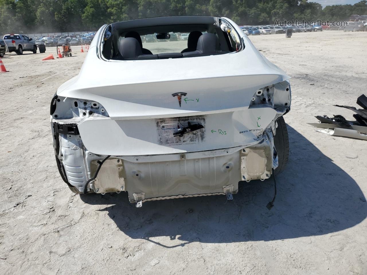 2022 Tesla Model 3  White vin: 5YJ3E1EB8NF328497