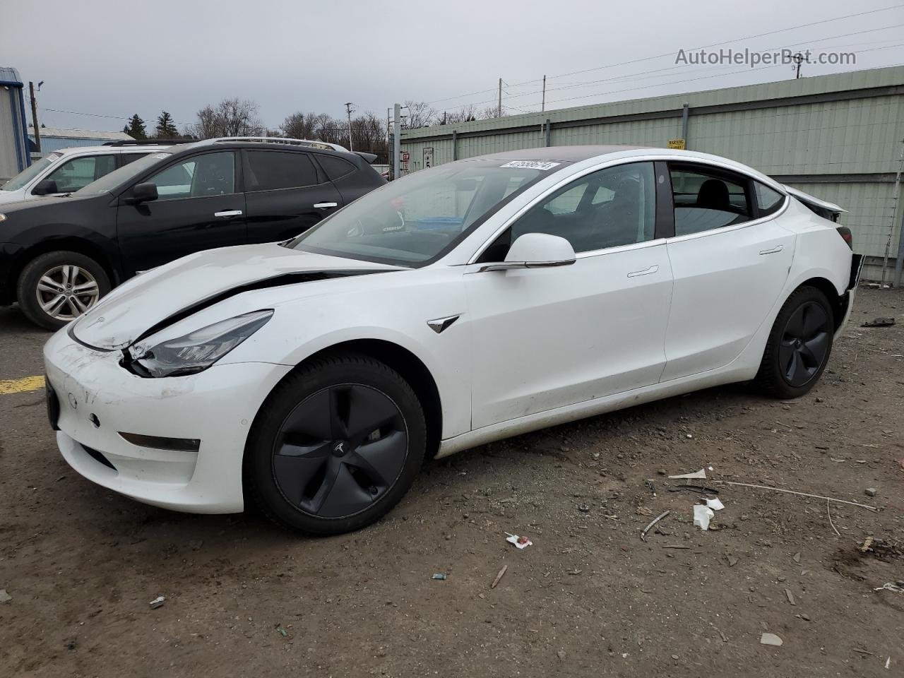 2018 Tesla Model 3  Белый vin: 5YJ3E1EB9JF066712