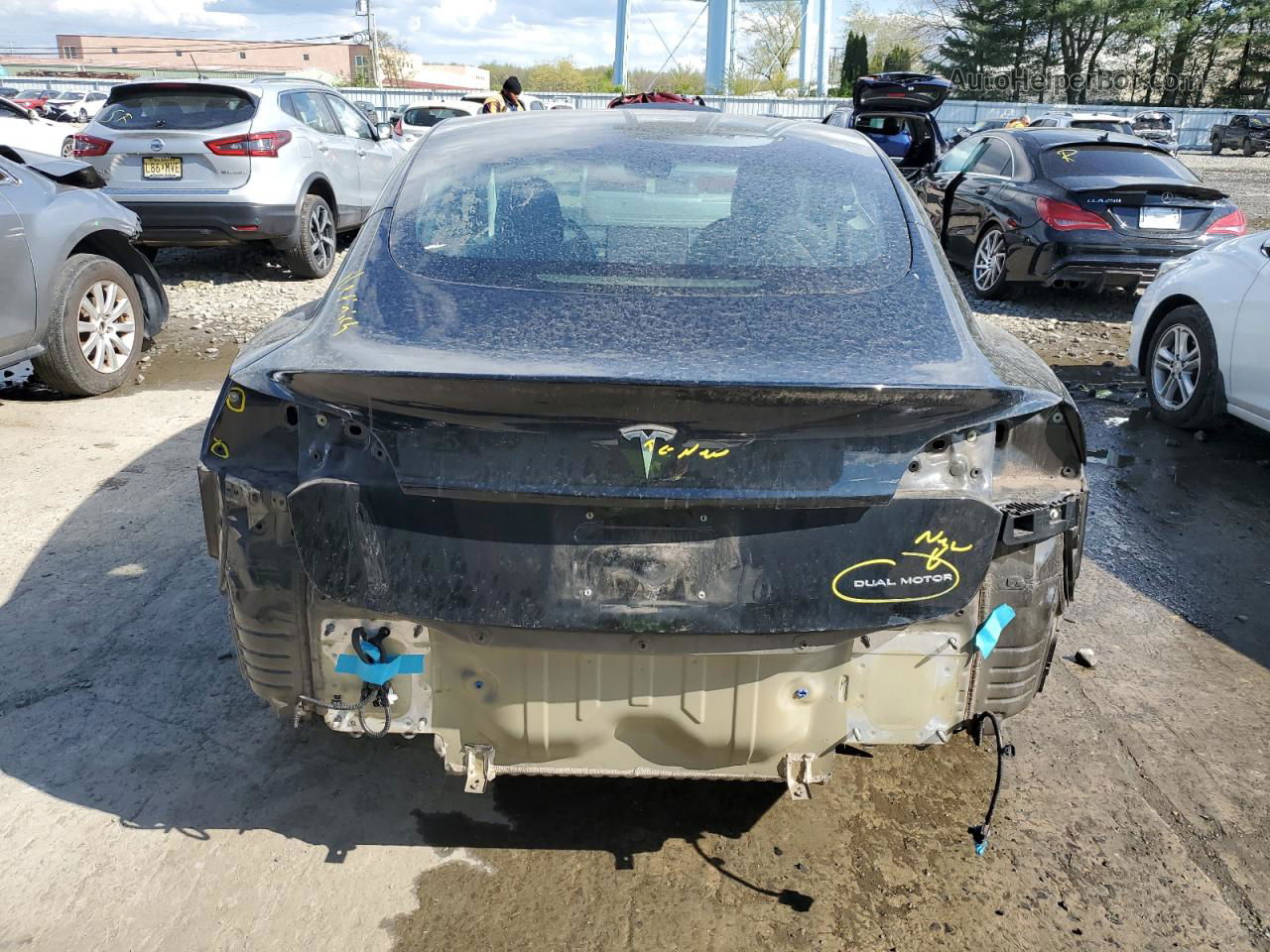 2018 Tesla Model 3  Черный vin: 5YJ3E1EB9JF127296