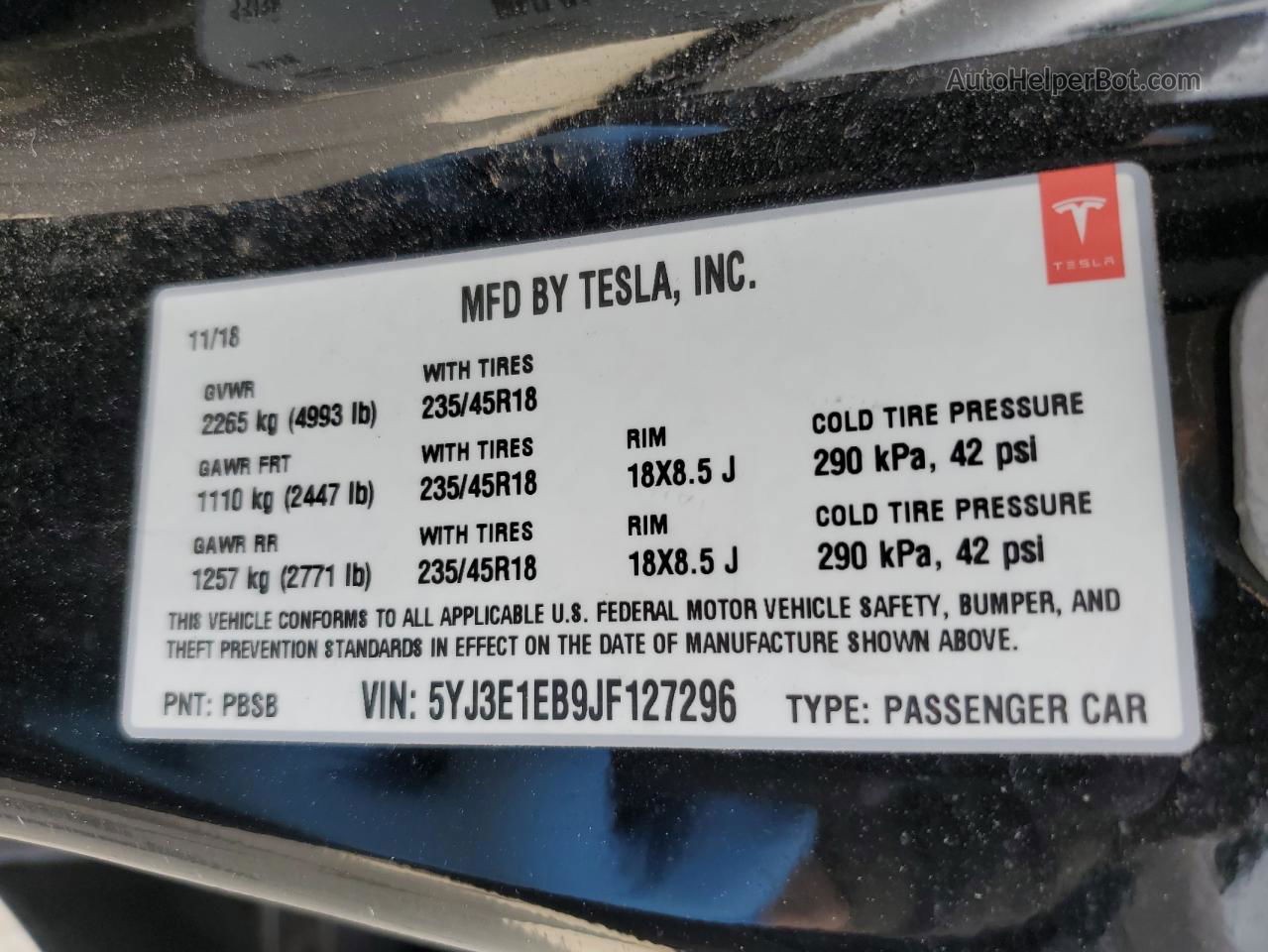 2018 Tesla Model 3  Черный vin: 5YJ3E1EB9JF127296