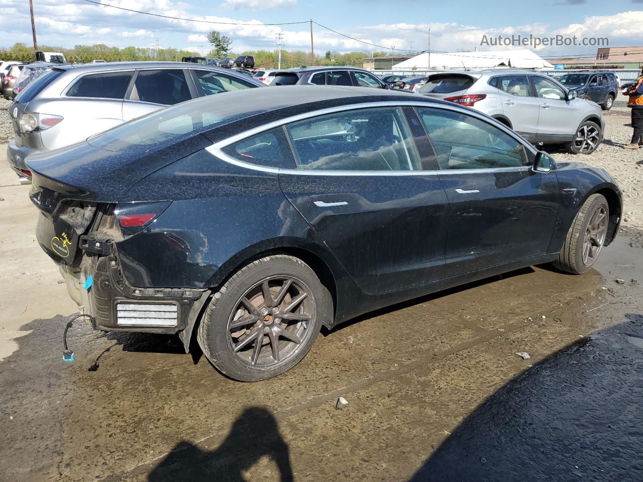 2018 Tesla Model 3  Черный vin: 5YJ3E1EB9JF127296