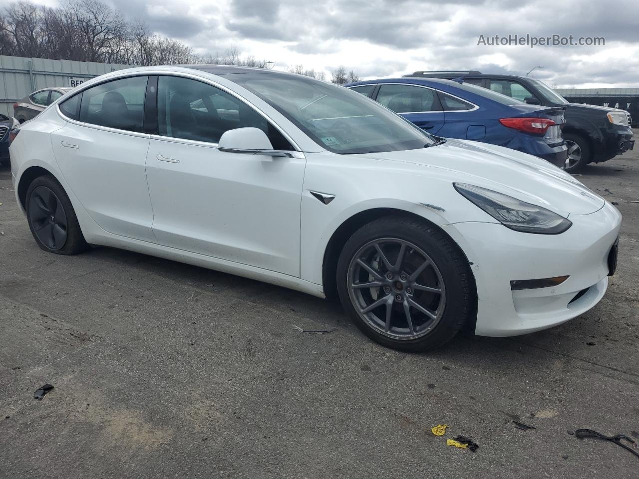 2018 Tesla Model 3  White vin: 5YJ3E1EB9JF131204