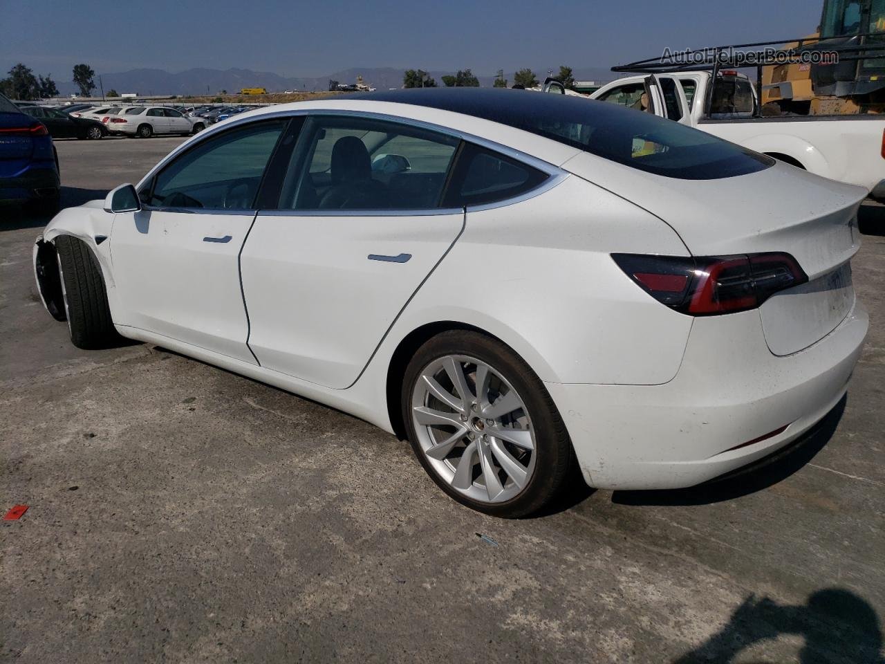 2018 Tesla Model 3  White vin: 5YJ3E1EB9JF134264