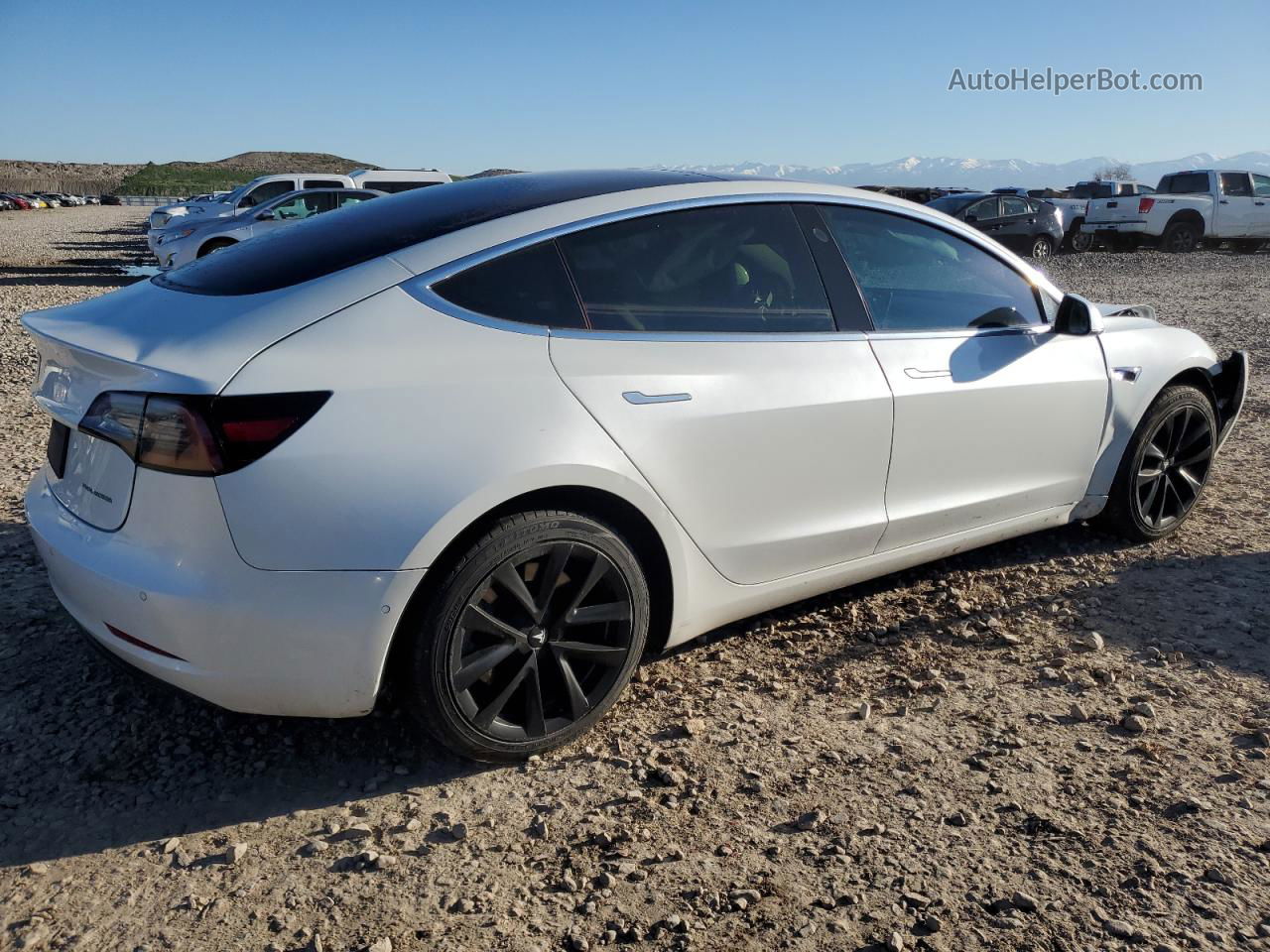 2019 Tesla Model 3  White vin: 5YJ3E1EB9KF191534