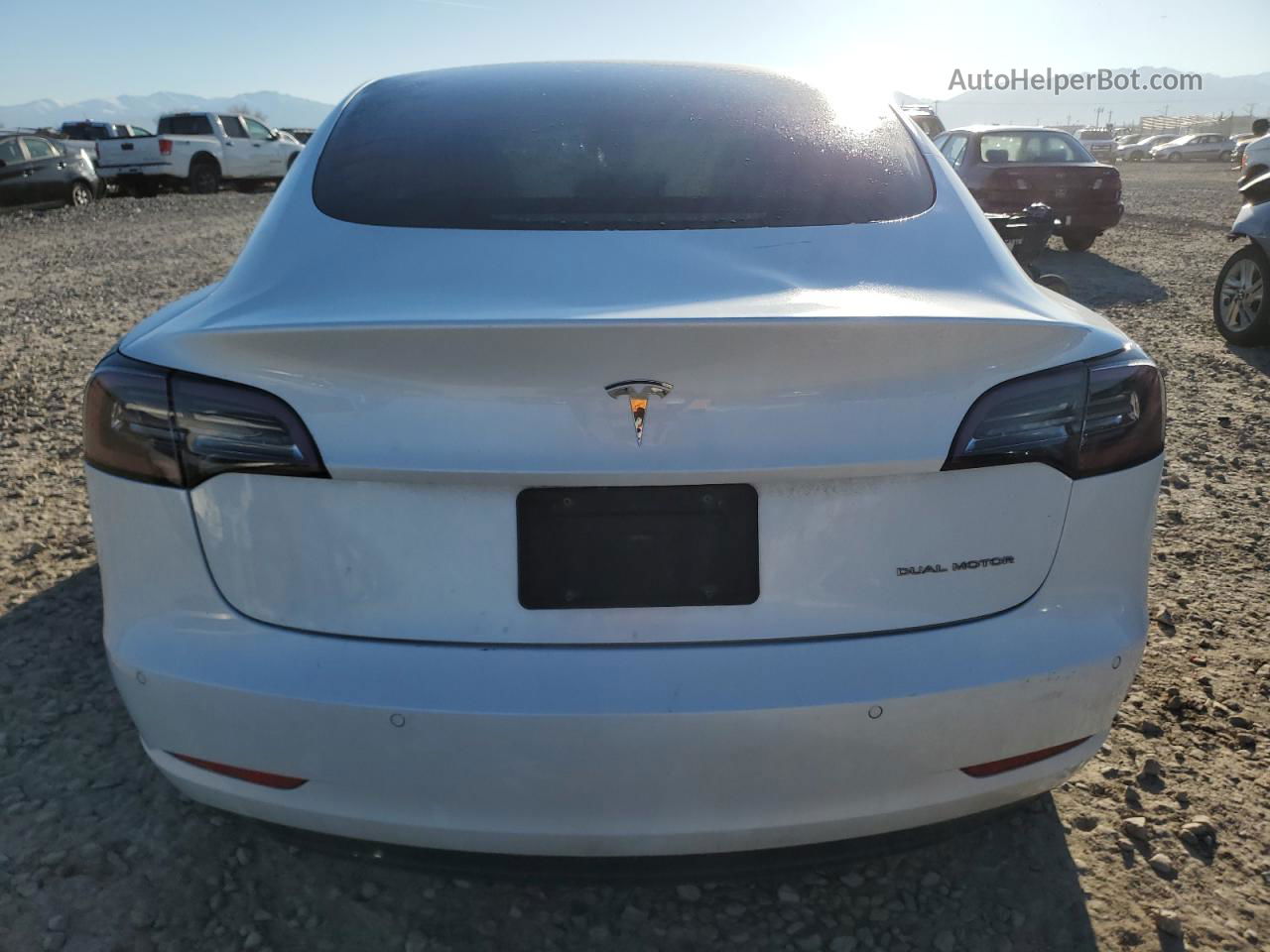 2019 Tesla Model 3  White vin: 5YJ3E1EB9KF191534